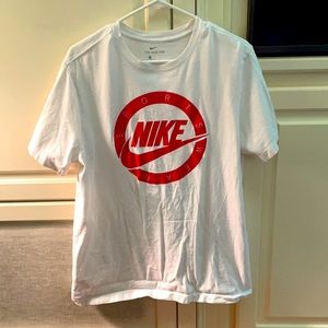 NIKE MENS LARGE T SHIRT